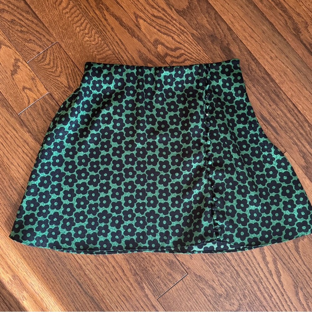 Urban Outfitters Green and Black Floral Mini Skirt